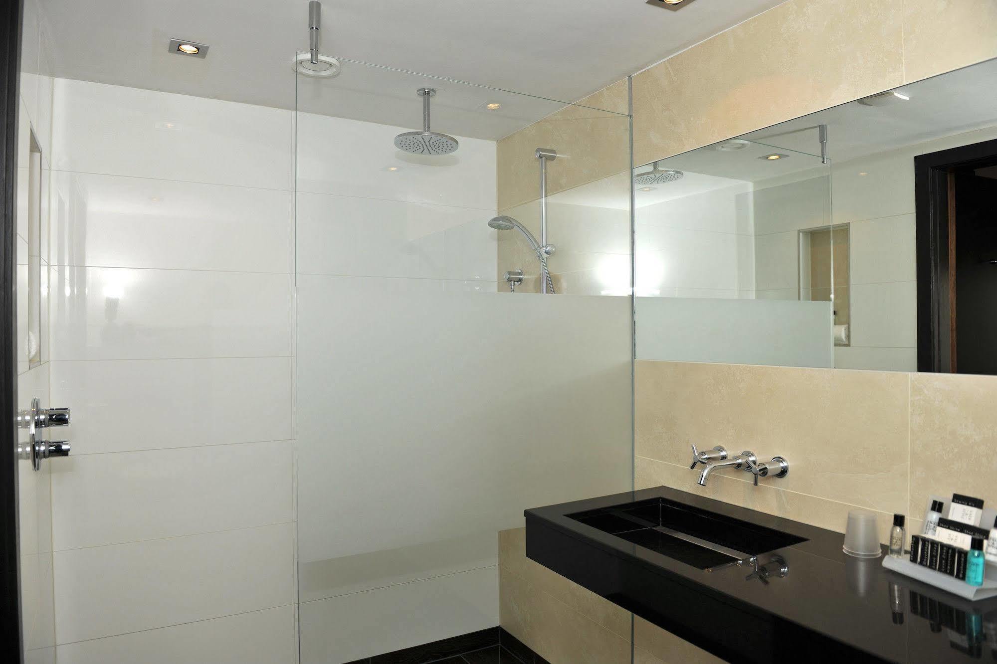 Van Der Valk Hotel Den Haag - Voorschoten Extérieur photo